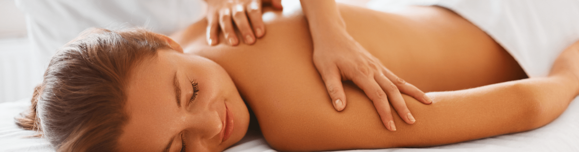 Frau bei Massage